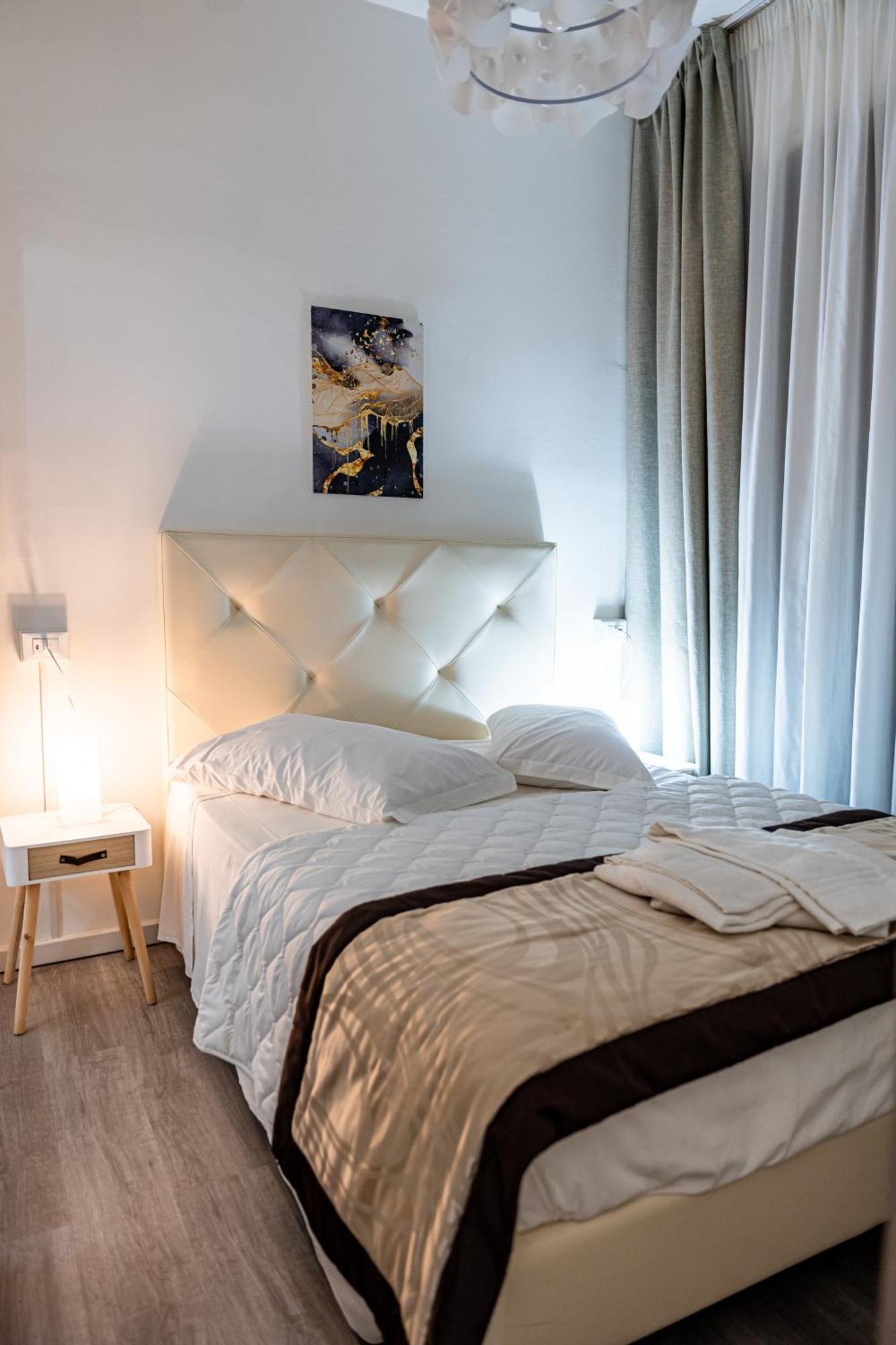 Florence Rooms Novella Luaran gambar